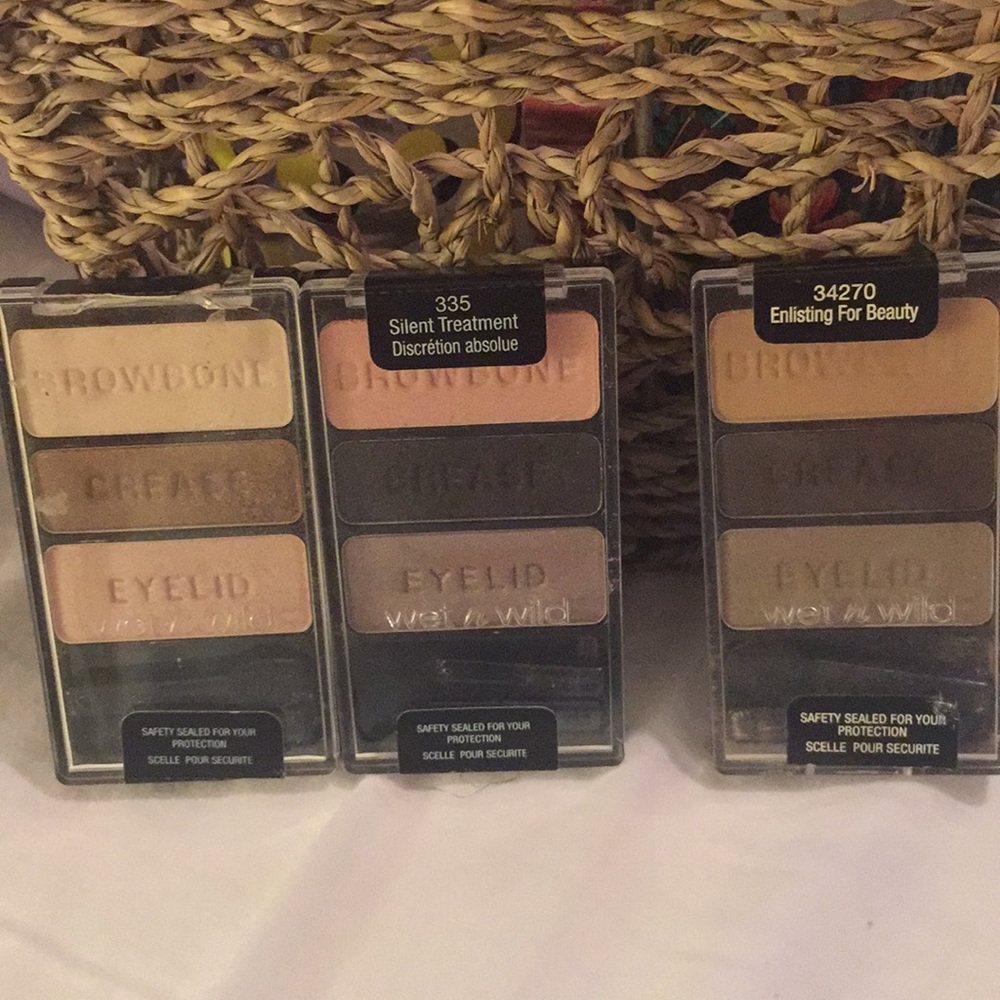 Wet n wild bundle shadow!!